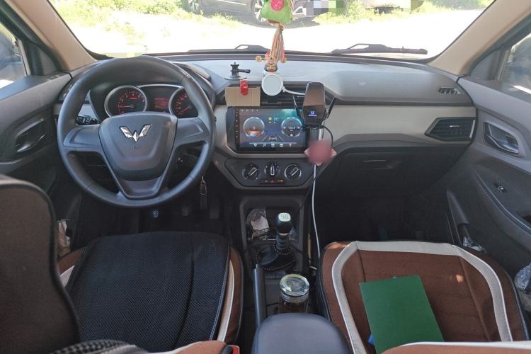 Used Wuling Hongguang 2019 1.5L S Standard Version China VI LAR Center Console