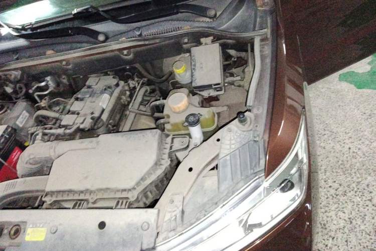 Used Wuling Hongguang 2019 1.5L S Standard Version China VI LAR Engine Bay Left