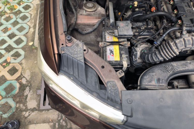 Used Wuling Hongguang 2019 1.5L S Basic Version China VI Standard LAR Engine Bay Right