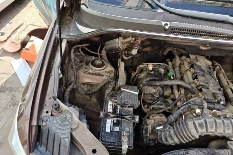 Used Wuling Hongguang 2019 1.5L S Basic Version China VI Standard LAR Engine Bay Right
