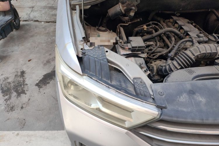 Used Wuling Hongguang 2019 1.5L S Standard Version China VI LAR Engine Bay Right