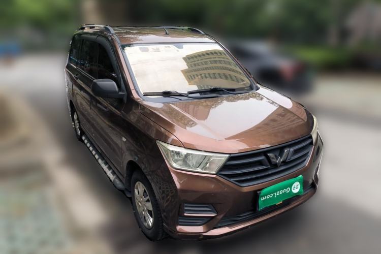 Used Wuling Hongguang 2019 1.5L S Basic Version China VI Standard LAR Front Right 45 Deg