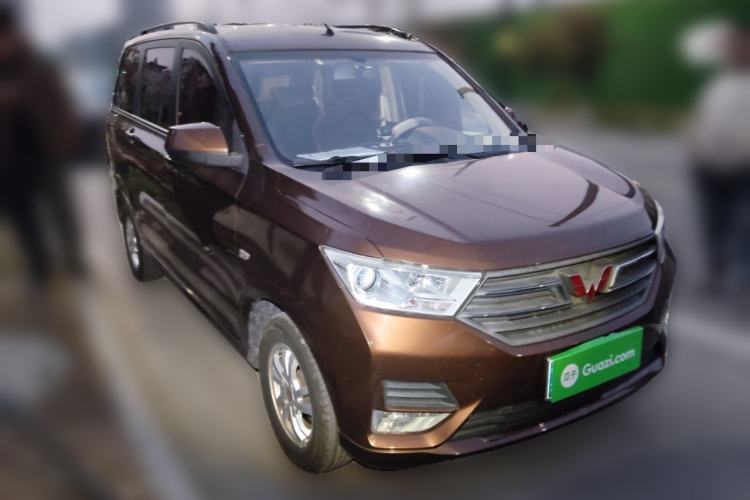 Used Wuling Hongguang 2019 1.5L S Comfort Edition China VI LAR Front Right 45 Deg
