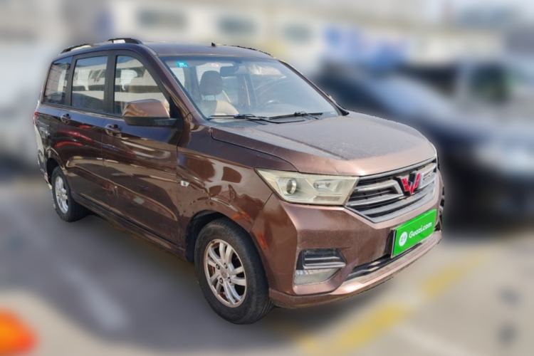 Used Wuling Hongguang 2019 1.5L S Comfort Edition China VI LAR Front Right 45 Deg