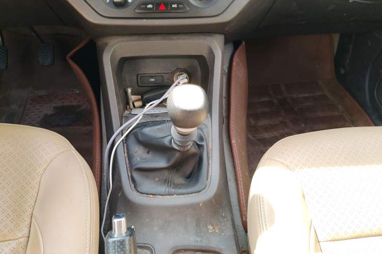 Used Wuling Hongguang 2019 1.5L S Comfort Edition China VI LAR Gear Lever