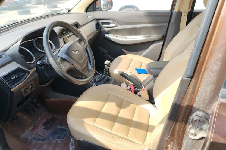 Used Wuling Hongguang 2019 1.5L S Comfort Edition China VI LAR Left Front Seat