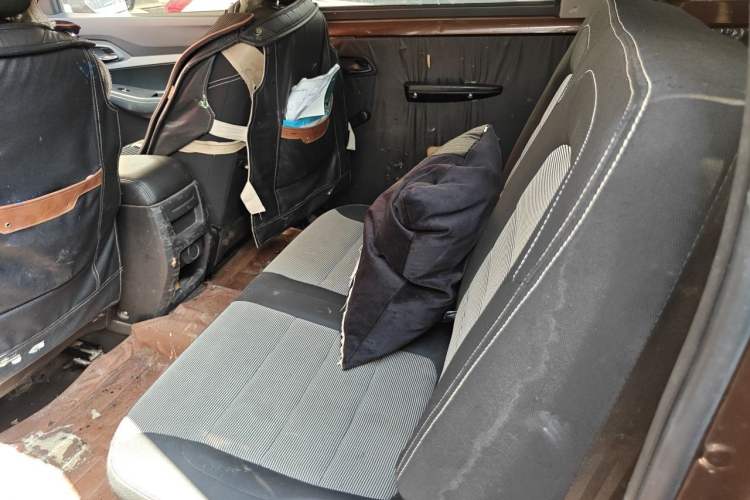 Used Wuling Hongguang 2019 1.5L S Basic Version China VI Standard LAR Left Rear Seat