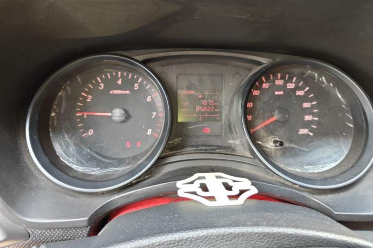 Used Wuling Hongguang 2019 1.5L S Basic Version China VI Standard LAR Odometer Close Up