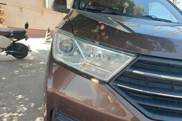Used Wuling Hongguang 2019 1.5L S Standard Version China VI LAR Right Front Headlight