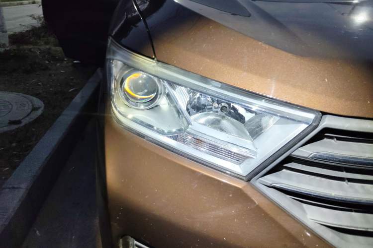 Used Wuling Hongguang 2019 1.5L S Comfort Edition China VI LAR Right Front Headlight