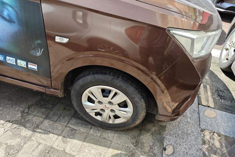 Used Wuling Hongguang 2019 1.5L S Basic Version China VI Standard LAR Right Front Wheel Hub