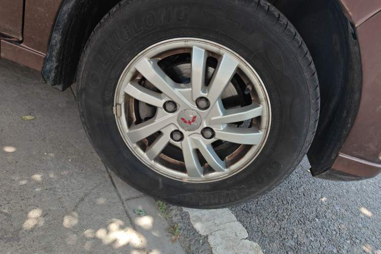 Used Wuling Hongguang 2019 1.5L S Standard Version China VI LAR Right Front Wheel Hub