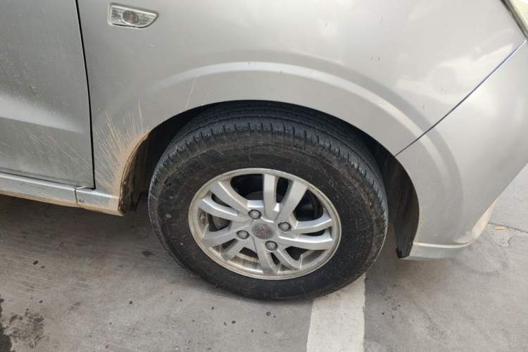 Used Wuling Hongguang 2019 1.5L S Standard Version China VI LAR Right Front Wheel Hub
