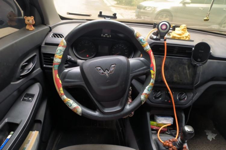 Used Wuling Hongguang 2019 1.5L S Basic Version China VI Standard LAR Steering Wheel
