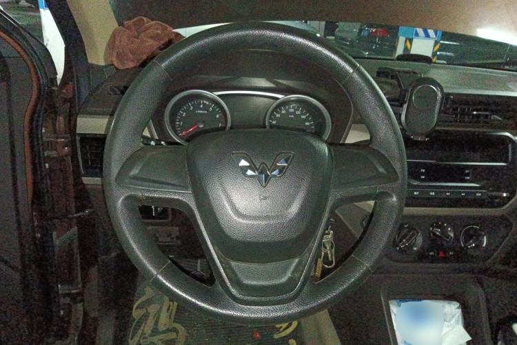 Used Wuling Hongguang 2019 1.5L S Standard Version China VI LAR Steering Wheel