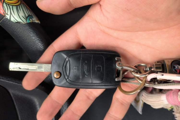 Used Wuling Hongguang 2019 1.5L S Basic Version China VI Standard LAR Vehicle Key