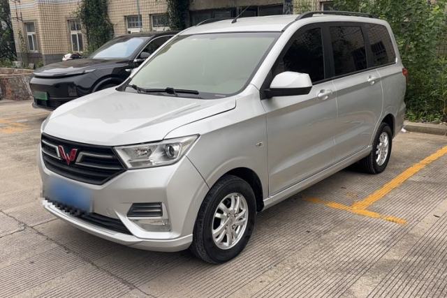 Used Wuling Hongguang 2019 1.5L S Comfort Edition China VI LAR