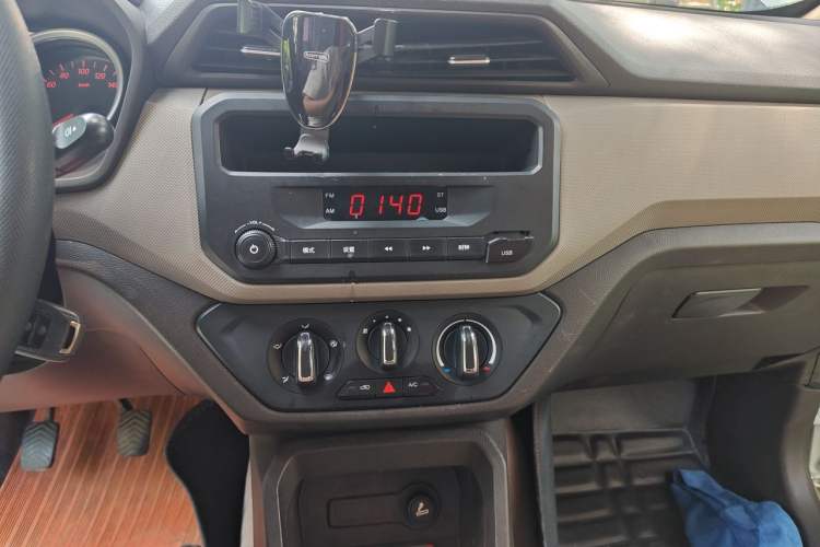 Used Wuling Hongguang 2019 1.5L S Base Version L2B Audio And AC Panel