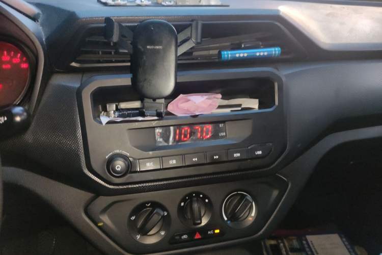 Used Wuling Hongguang 2019 1.5L S Base Version L2B Audio And AC Panel