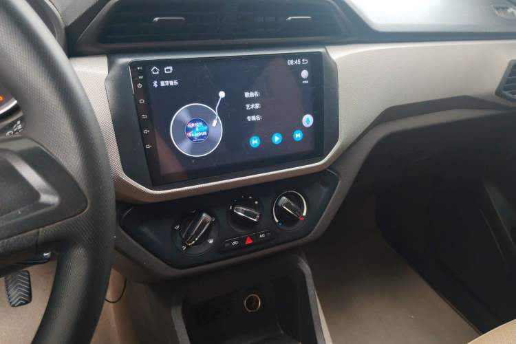 Used Wuling Hongguang 2019 1.5L S Comfort Edition China VI LAR Audio And AC Panel