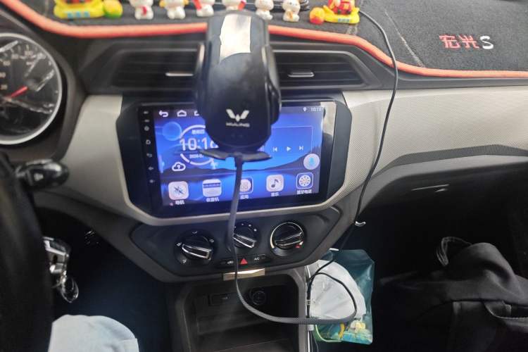 Used Wuling Hongguang 2019 1.5L S Comfort Edition China VI LAR Audio And AC Panel