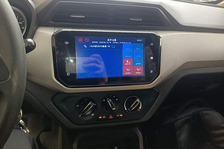 Used Wuling Hongguang 2019 1.5L S Comfort Edition China VI LAR Audio And AC Panel