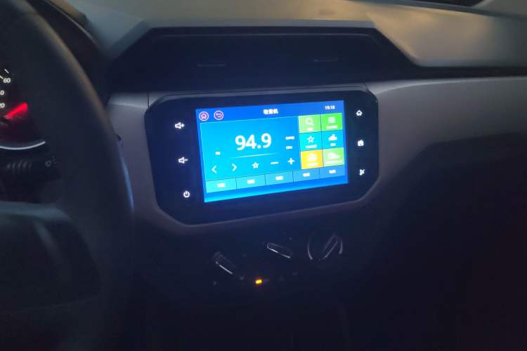 Used Wuling Hongguang 2019 1.5L S Comfort Edition China VI LAR Audio And AC Panel