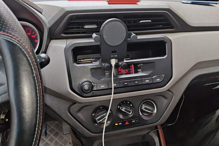 Used Wuling Hongguang 2019 1.5L S Standard Version China VI LAR Audio And AC Panel