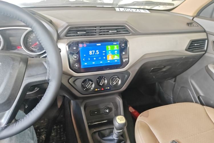 Used Wuling Hongguang 2019 1.5L S Comfort Edition China VI LAR Center Console