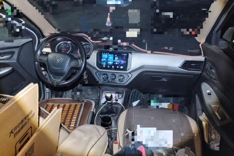 Used Wuling Hongguang 2019 1.5L S Comfort Edition China VI LAR Center Console