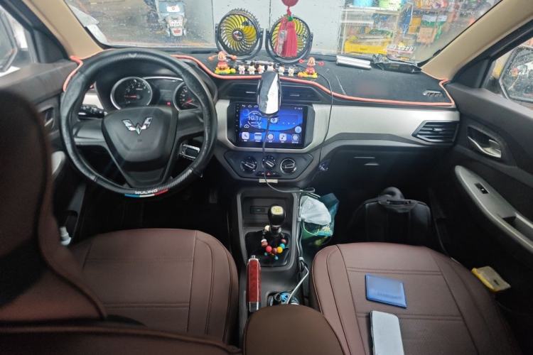 Used Wuling Hongguang 2019 1.5L S Comfort Edition China VI LAR Center Console