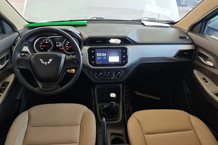 Used Wuling Hongguang 2019 1.5L S Comfort Edition China VI LAR Center Console