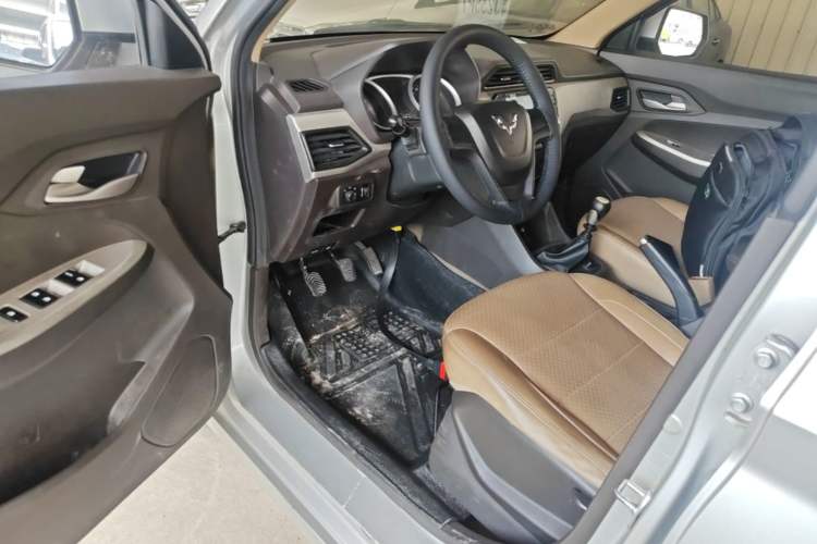 Used Wuling Hongguang 2019 1.5L S Comfort Edition China VI LAR Driver Seat