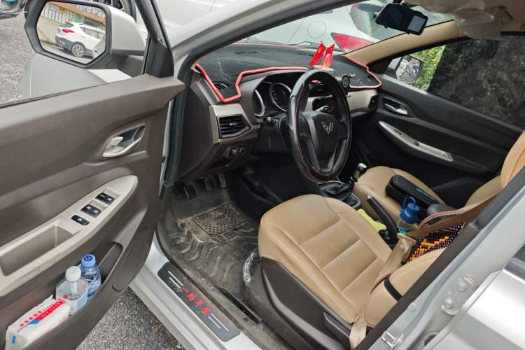 Used Wuling Hongguang 2019 1.5L S Comfort Edition China VI LAR Driver Seat