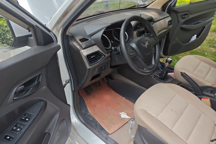 Used Wuling Hongguang 2019 1.5L S Base Version L2B Driver Seat