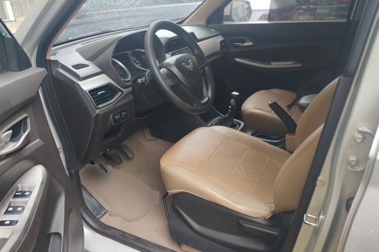 Used Wuling Hongguang 2019 1.5L S Comfort Edition China VI LAR Driver Seat