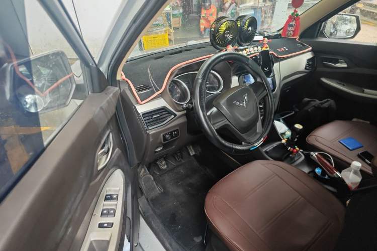 Used Wuling Hongguang 2019 1.5L S Comfort Edition China VI LAR Driver Seat
