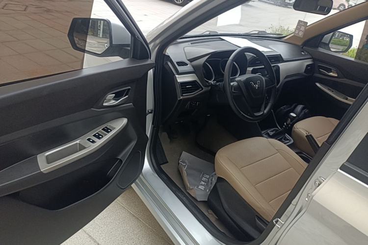 Used Wuling Hongguang 2019 1.5L S Comfort Edition China VI LAR Driver Seat