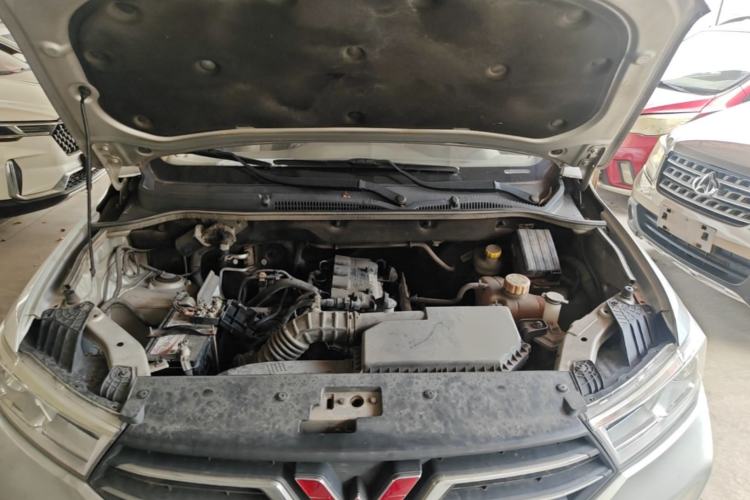 Used Wuling Hongguang 2019 1.5L S Comfort Edition China VI LAR Engine Bay