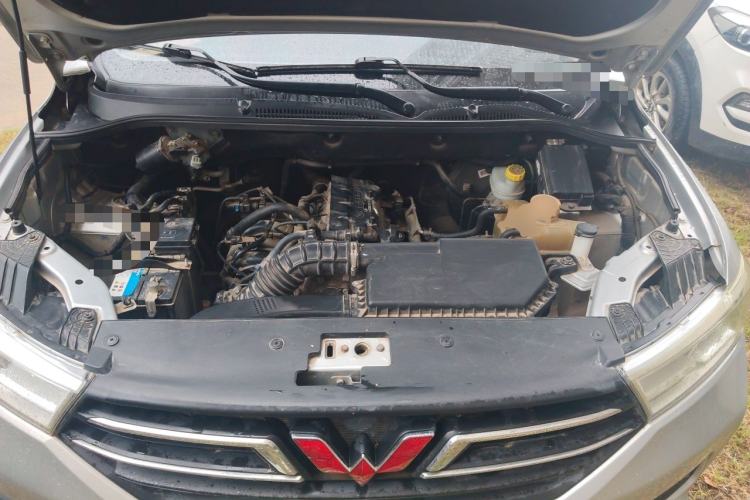 Used Wuling Hongguang 2019 1.5L S Comfort Edition China VI LAR Engine Bay