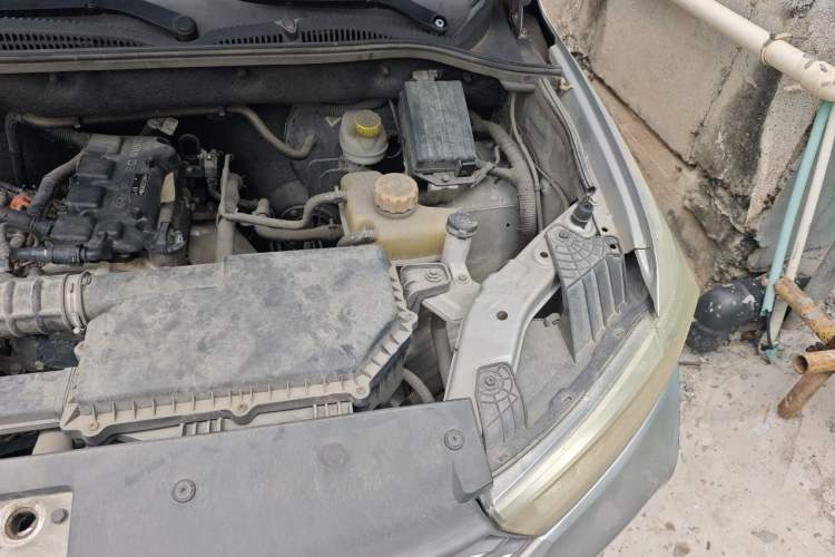 Used Wuling Hongguang 2019 1.5L S Comfort Edition China VI LAR Engine Bay Left
