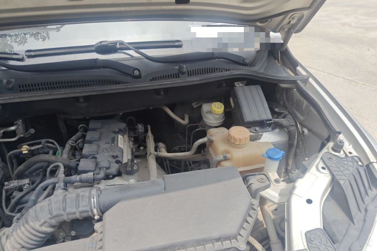 Used Wuling Hongguang 2019 1.5L S Basic Version China VI Standard LAR Engine Bay Left