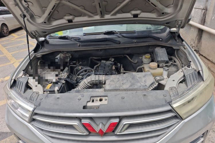 Used Wuling Hongguang 2019 1.5L S Comfort Edition China VI LAR Engine Bay
