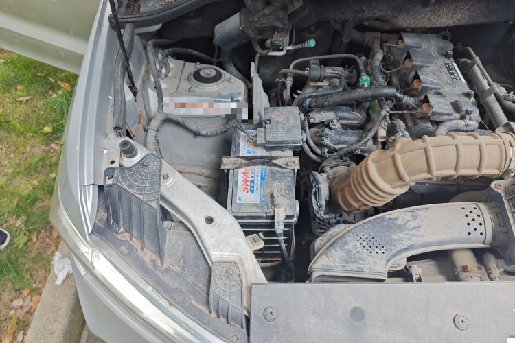 Used Wuling Hongguang 2019 1.5L S Base Version L2B Engine Bay Right