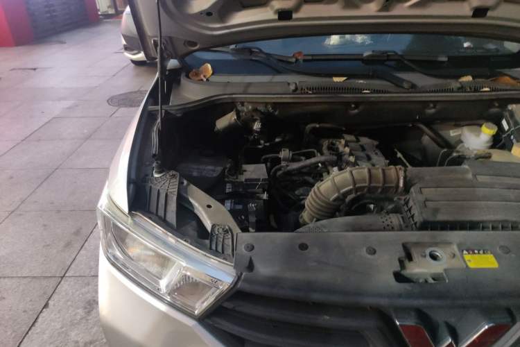 Used Wuling Hongguang 2019 1.5L S Base Version L2B Engine Bay Right