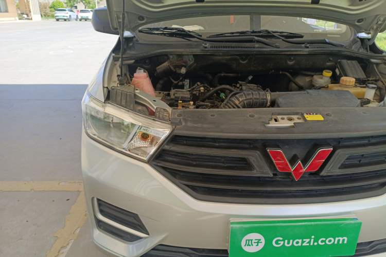 Used Wuling Hongguang 2019 1.5L S Basic Version China VI Standard LAR Engine Bay Right