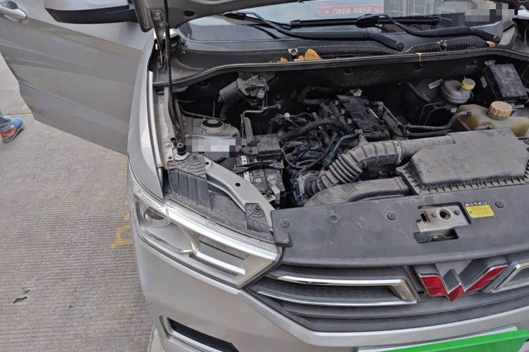 Used Wuling Hongguang 2019 1.5L S Standard Version China VI LAR Engine Bay Right