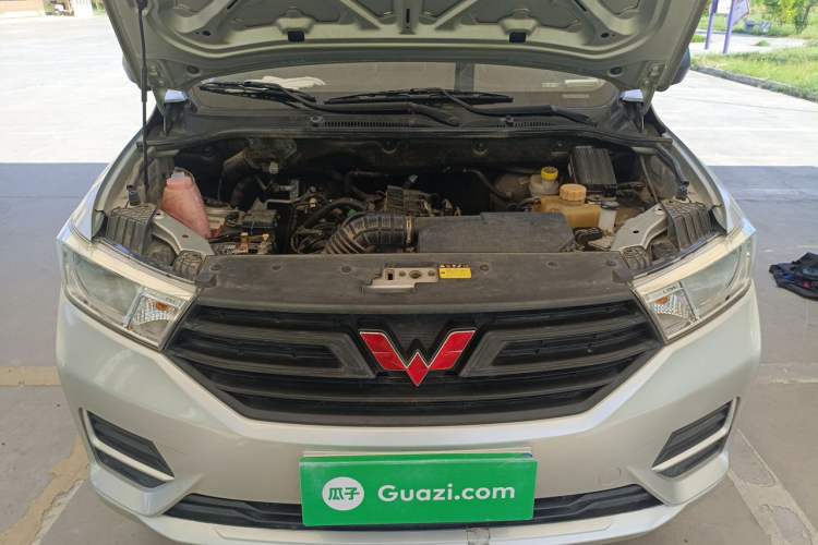 Used Wuling Hongguang 2019 1.5L S Basic Version China VI Standard LAR Engine Bay