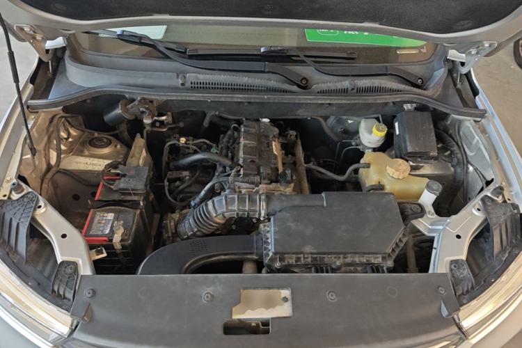 Used Wuling Hongguang 2019 1.5L S Comfort Edition China VI LAR Engine Bay