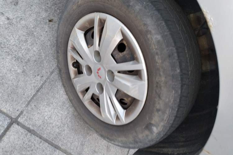 Used Wuling Hongguang 2019 1.5L S Basic Version China VI Standard LAR Exterior 1